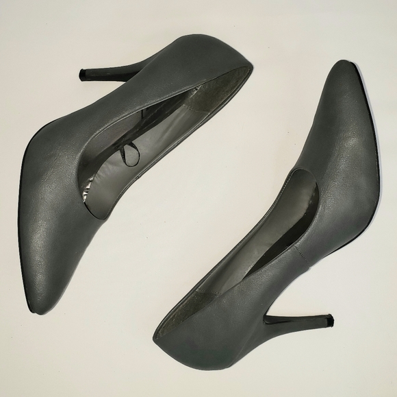 5/$25 Wet Seal gray pointy toe heels size … - Picture 3 of 8